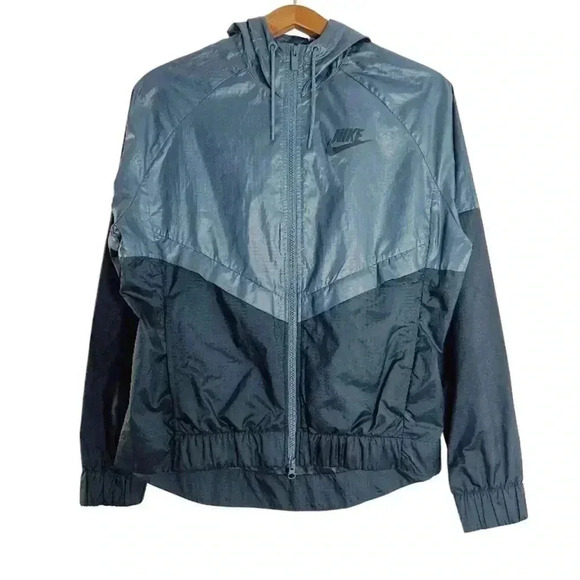 Nike Grey Women's Windbreaker Running Jacket Athletic Athleisure Workout Size M - Picture 1 of 7